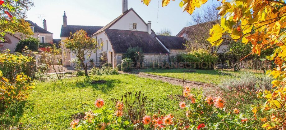 Noyers sur Serein – grande maison avec jardin